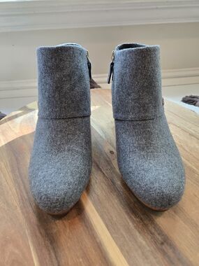 Dr. Scholl's Gray Wool Ankle Booties